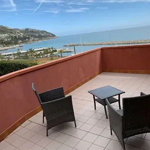  Maison d'hôtes Baia Dei Gabbiani Italie