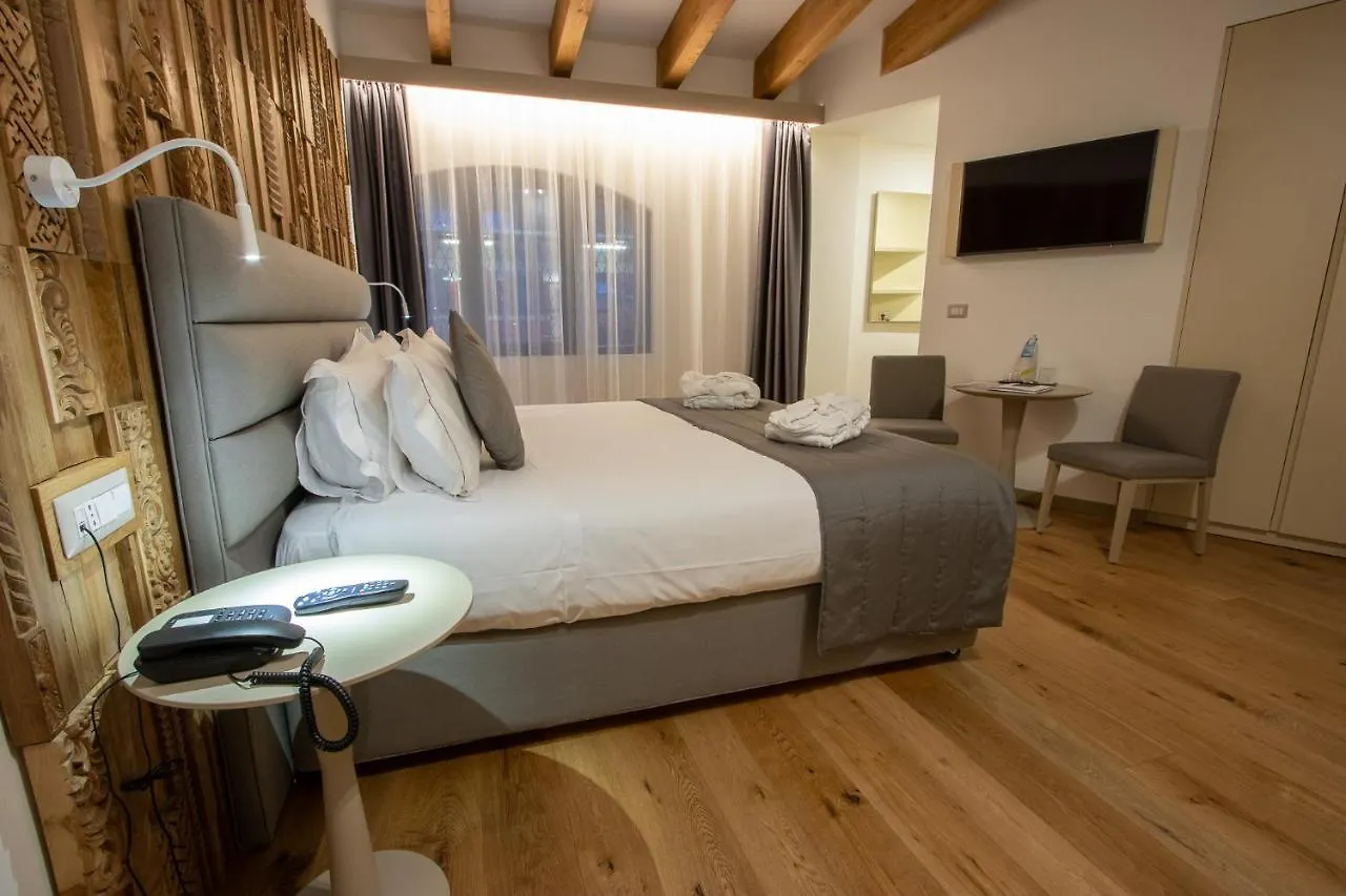 *** Hotel Lifestyle Room Binario Zero Tirano Italy